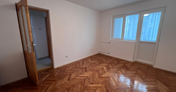 Apartament 2 camere,zona Liceul Auto
