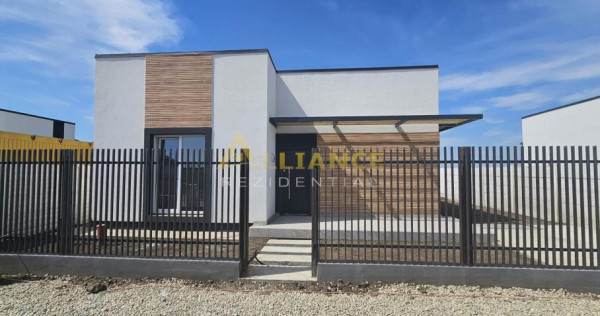 Casa individuala / 4 camere / 2 bai / Curte amenajata / Muta