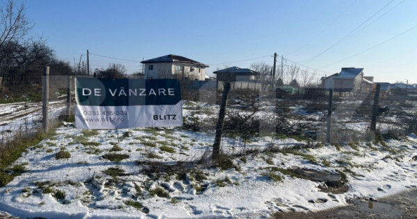 Teren 694 mp, deschidere bilaterala, zona Lapus