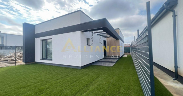 Casa de cu 3 camere,2 bai,teren 301mp