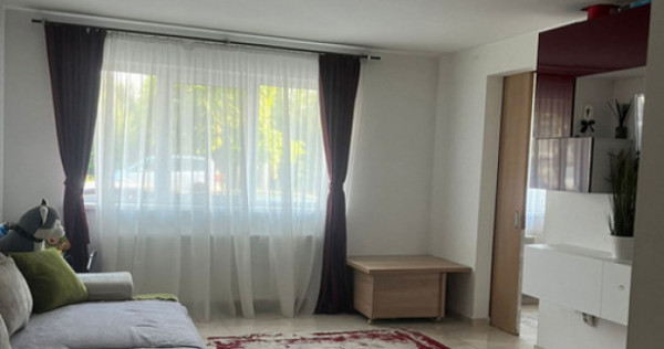 Apartament 2 camere, semidecomandat - zona Tractorul