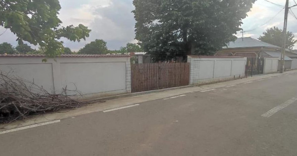 Casa 5 camere cu livada 2200 mp- Varasti