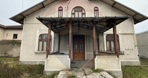 COMISION 0% - Casă interbelică cu 7 camere și teren ge...