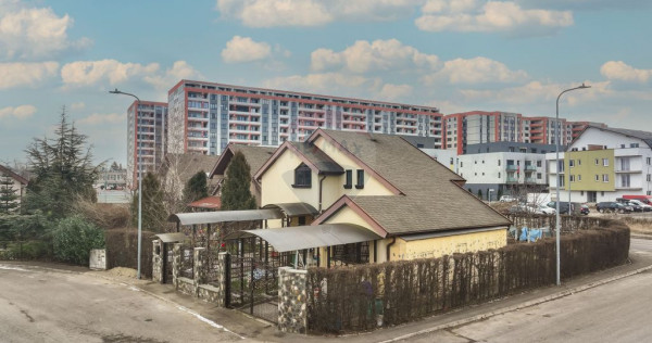 Casă / Vilă cu 4 camere de v&acirc;nzare &icirc;n zona Tractorul