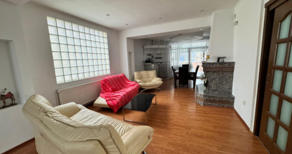 Casa 12 camere, 360 mp, zona centrala