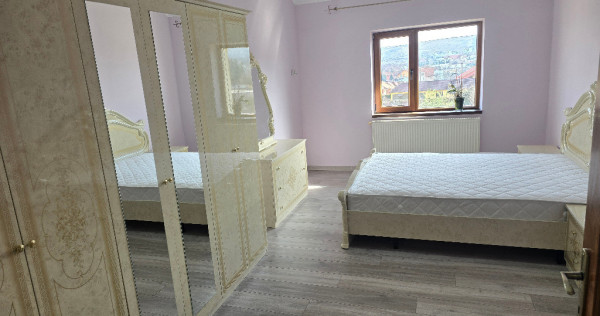 Vand apartament cu 2 camere decomandat in Deva, bloc din anul 2008