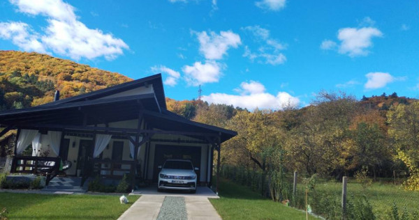 Cas individuala, 200 mp, zona Firiza