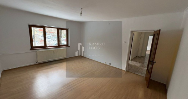 Apartament 2 camere decomandat an 1990 - metrou Eroii Rev...