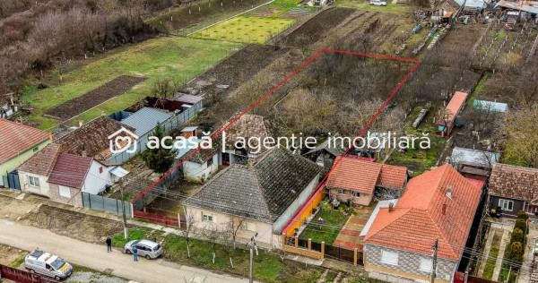 Casă de vanzare cu 3 camere in Chisineu Cris - Locuința...