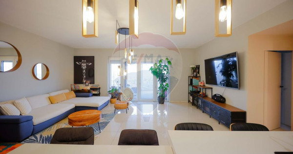 Apartament cu terasă și panoramă de v&acirc;nzare, zona Hil...