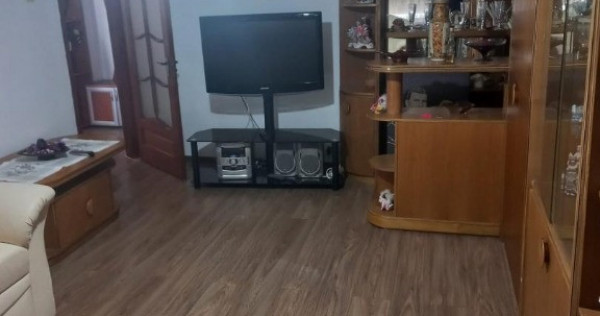 Casa de Cultura, decomandat, 2 camere, etaj 2, mobilat, inchirieri