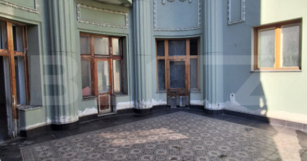 Spațiu comercial 160 mp + terasă 40 mp, l&acirc;ngă Piața Sfa