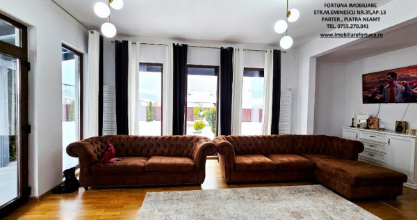 Proprietate Dumbrava Rosie- casa cocheta/ camin de suflet