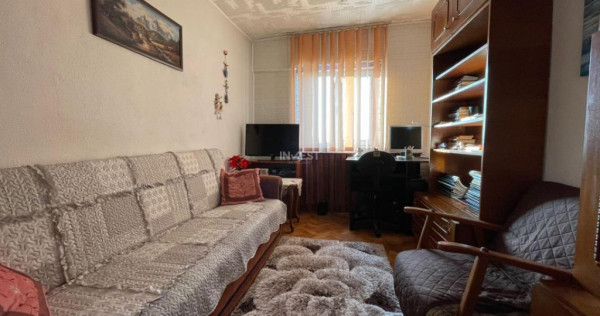 Apartament 4 camere, decomandat, zona Pacurari, Iasi