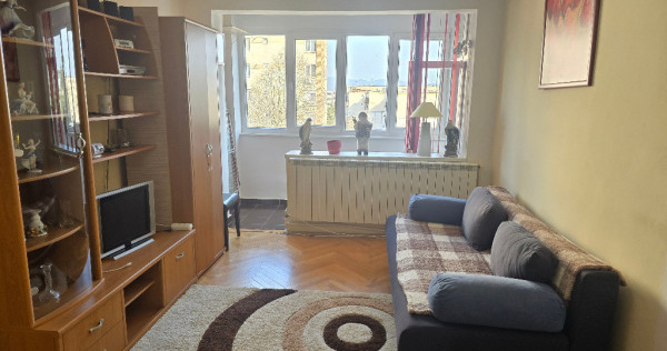 Vand sau inchiriez ap. 2 camere dec Deva, Balcescu, et. 3, mobilat