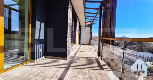 Casa alipita ideal pentru două familii, in Stolna