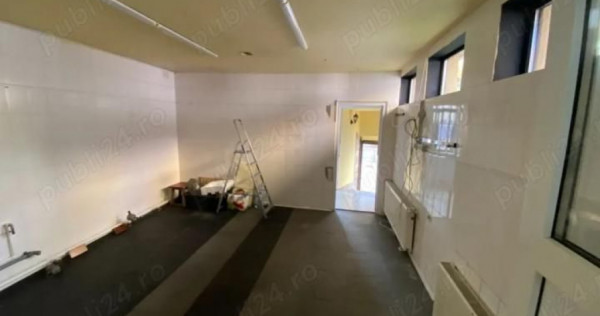 Spatiu stradal cu trafic intens