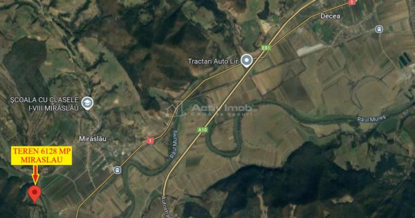 Faneata Miraslau sub padure, panorama asupra satului si vaii