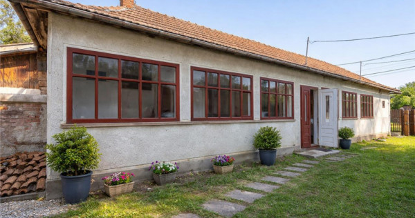 FILM! De casa traditionala, cu dependinte si facilitati, in