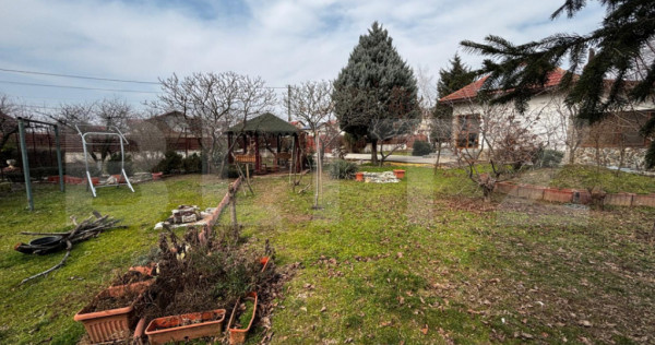Teren intravilan 617 mp, bucătărie de vară, foisor, Preaj