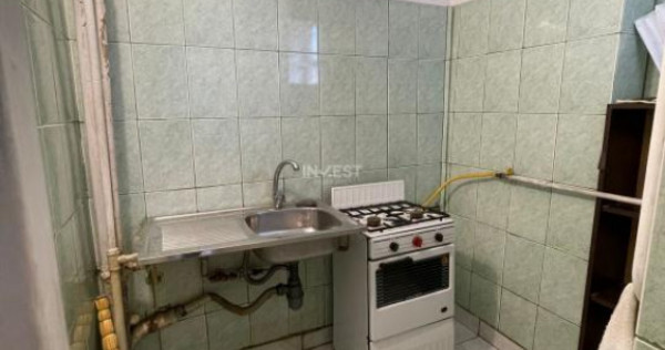 Garsoniera de vanzare, ETaj 3, zona Alexandru cel Bun - Rond