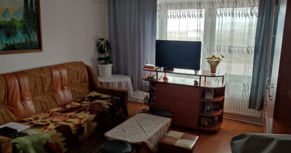Apartament cu 1 camera ,decomandat , mobilat si renovat rece