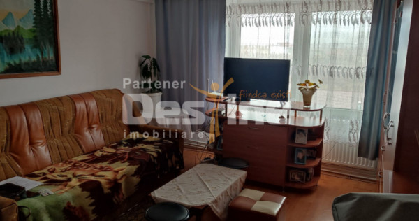 Apartament cu 1 camera ,decomandat , mobilat si renovat rece