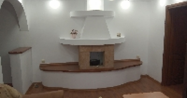 &Icirc;nchiriez apartament cu 2 (doua) camere semidecomandat central