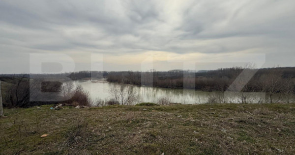 Teren intravilan 970 mp cu priveliste catre Jiu, Malu Mare