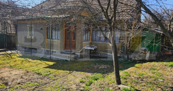 Casă 4 camere, teren generos de 3.800 mp, Măgina, comuna