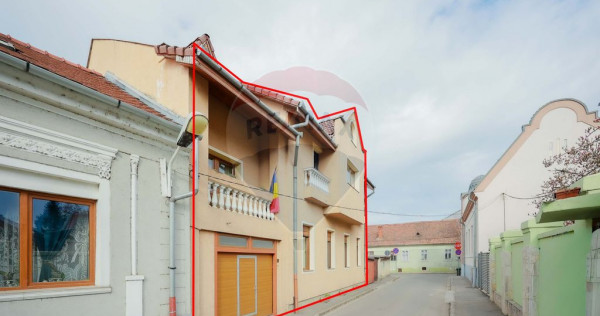 Casă cu 7 camere de v&acirc;nzare &icirc;n zona Ultracentrală