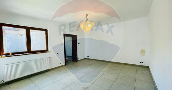 Casă / Vilă cu 6 camere de &icirc;nchiriat &icirc;n zona Calea Du...