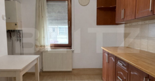 Apartament 3 camere, 70 mp, S&acirc;ngeorgiu de Mureș, zonă Sem
