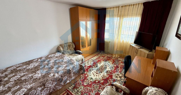 Garsoniera decomandata - mobilata - utilata - etaj 3 - Ro...