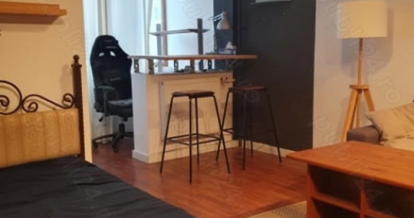 Dristor la metrou etaj 8