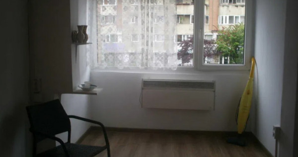 Garsoniera decomandata - Centrul Civic