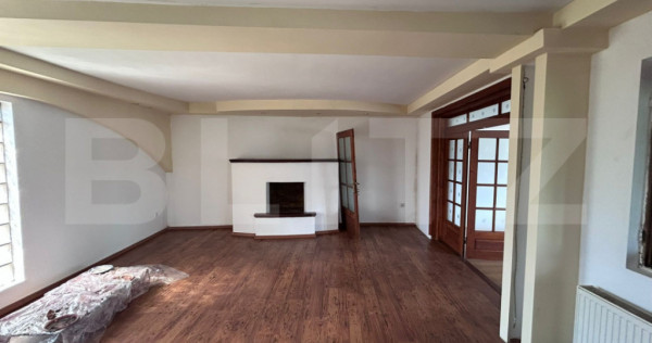 Casa 6 camere, 168 mp, zona Centrala