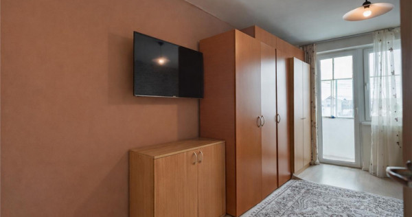 Apartament 2 camere,improspatat, decomandat,balcon,pivnita,T