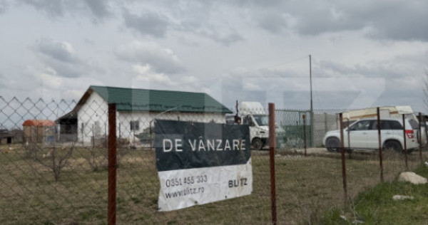 Teren intravilan mixt-industrie, depozite, servicii, 800 mp