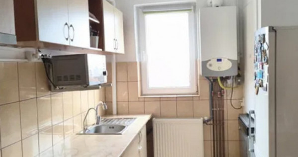 Apartament 2 camere, semidecomandat - zona Tractorul