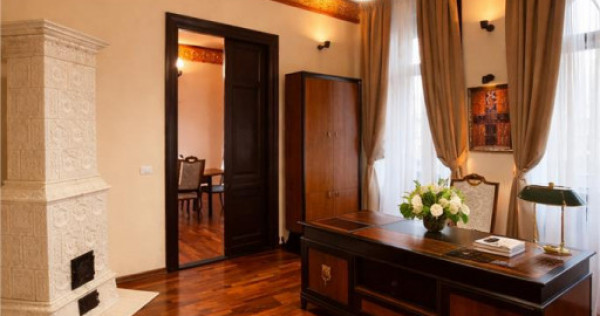 Nivel in vila, sectiunea special, loc parcare, Central, Bras