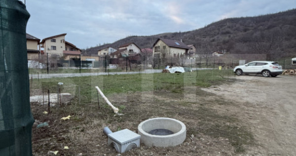 Teren intravilan, deschidere 32 ml, 413 mp, zona Aninoasa