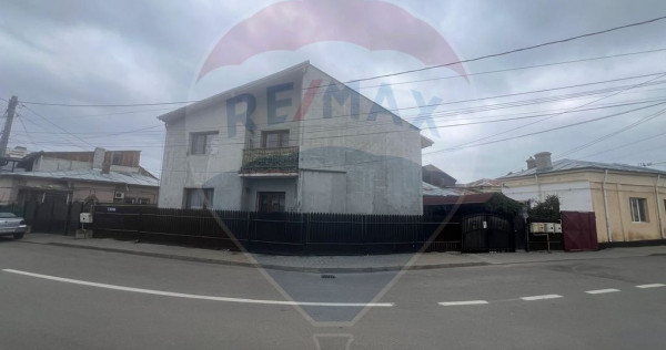 Casă 3 camere str Contemporanului