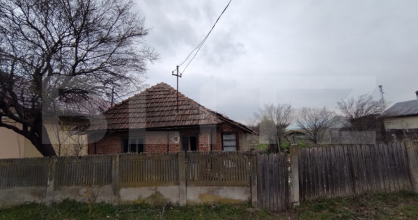 Teren cu casa, Podari, 1000 mp, toate utilitatile, 20 m desc