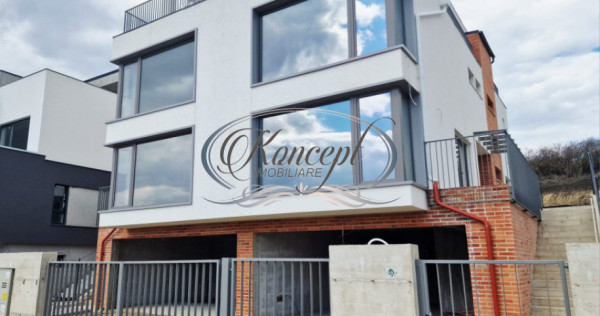Duplex premium cu rooftop panoramic, in Voronet