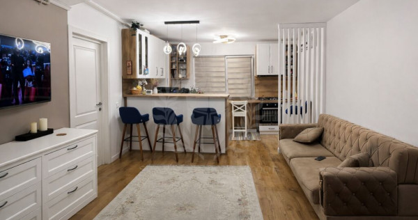 Apartament 3 camere, 2 bai, parcare proprie, zona Mihai