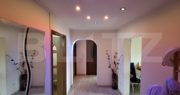 Apartament 3 camere decomandat, etaj 4, balcon, izolat &ndash; M