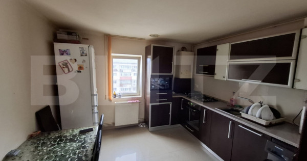 Apartament 3 camere decomandat, etaj 4, balcon, izolat &ndash; M