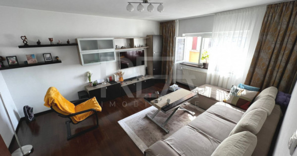 3 camere Vitan decomandat, parcare, et. 6, an 1995, metrou,