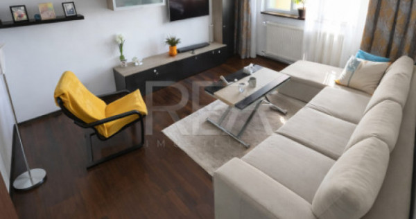 3 camere Vitan decomandat, parcare, et. 6, an 1995, metrou,